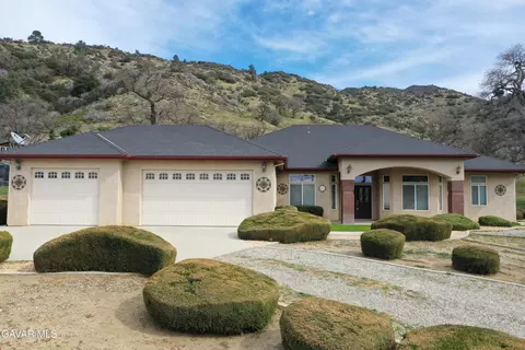23780 Coyote Ct, Tehachapi, CA 93561
