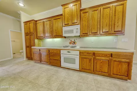 Kitchen - 23780 Coyote Ct, Tehachapi, CA 93561 photo 1 of 4
