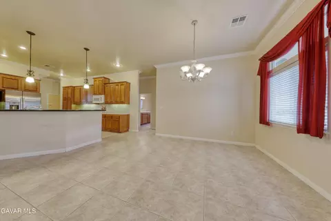 Dining - 23780 Coyote Ct, Tehachapi, CA 93561 photo 3 of 3
