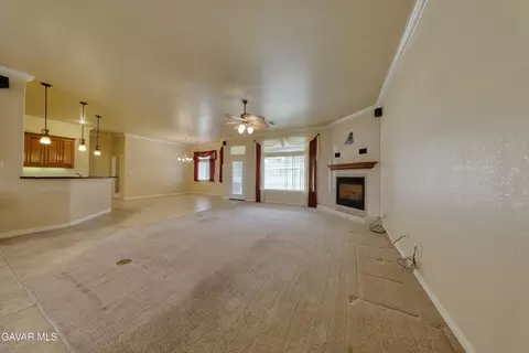 Living - 23780 Coyote Ct, Tehachapi, CA 93561 photo 3 of 6