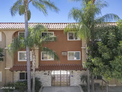 3220 Altura #220, La Crescenta, CA 91214