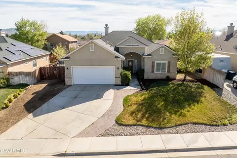 Exterior - 906 Mulberry St, Tehachapi, CA 93561 photo 4 of 4