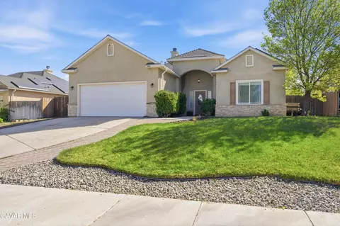 Exterior - 906 Mulberry St, Tehachapi, CA 93561 photo 2 of 4