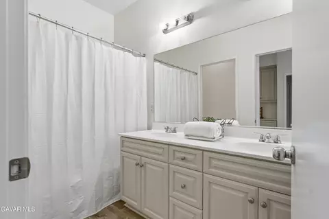 Bath - 1306 Miranda Ct, Tehachapi, CA 93561 photo 1 of 3