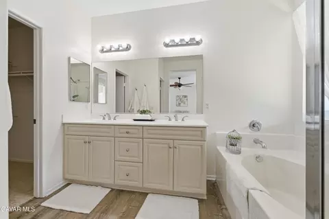 Bath - 1306 Miranda Ct, Tehachapi, CA 93561 photo 3 of 3