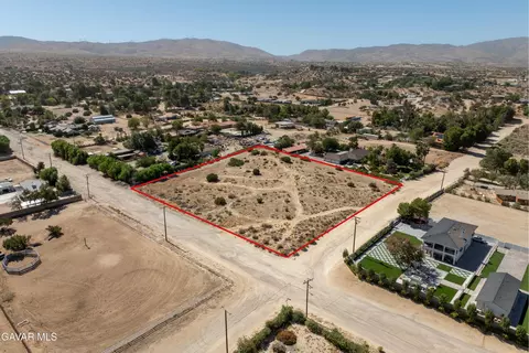 Cor Ave T2 37th Ste, Palmdale, CA 93550