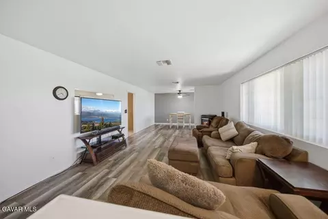 8155 Ave E W, Lancaster, CA 93536 photo 7