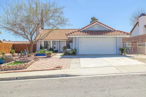 536 Sunrise Ter, Palmdale, CA 93551