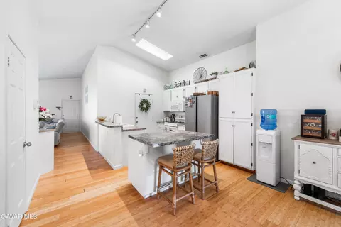 Kitchen - 3316 Avenue K4 E, Lancaster, CA 93535 photo 2 of 5