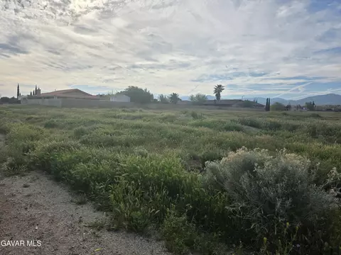 28 Th Ste Vic Avenue R8, Palmdale, CA 93550 photo 8