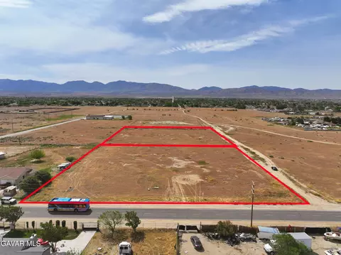 Cor Avenue R 96th Ste, Sun Village, CA 93543