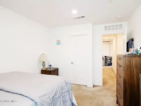 2113 E Donatello St, Lancaster, CA 93535 photo 17