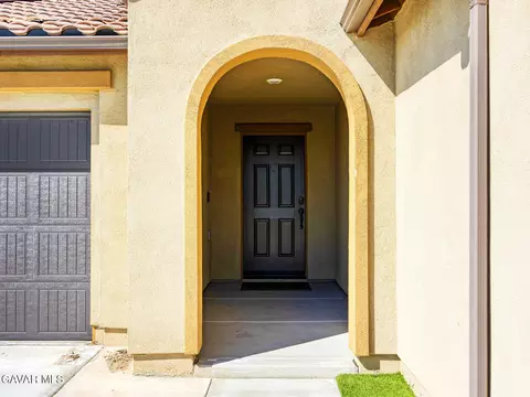 2113 E Donatello St, Lancaster, CA 93535 photo 4