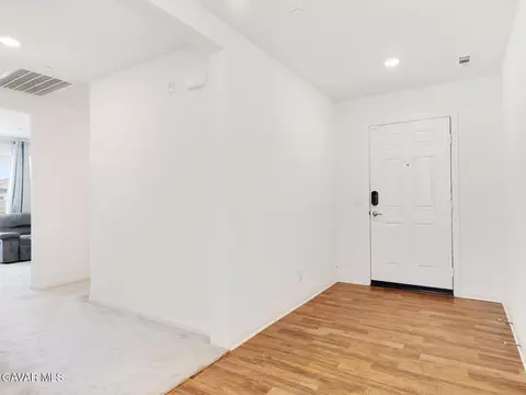 2113 E Donatello St, Lancaster, CA 93535 photo 8