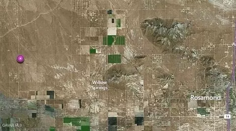 140 Th St, Rosamond, CA 93560