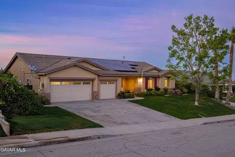 5539 Bienveneda Ter, Palmdale, CA 93551