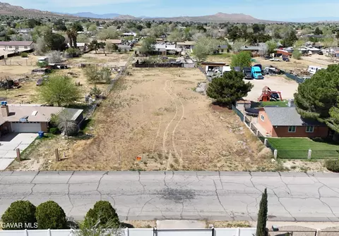 173 Rd St, Lancaster, CA 93535
