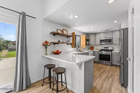 Kitchen - 44246 Ruthron Ave, Lancaster, CA 93536 photo 4 of 5