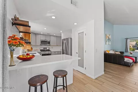Kitchen - 44246 Ruthron Ave, Lancaster, CA 93536 photo 5 of 5
