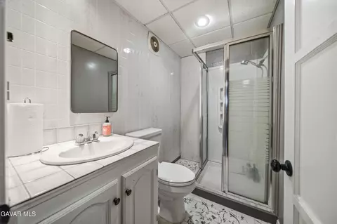 Bath - 23580 Timberline Way, Tehachapi, CA 93561 photo 5 of 5