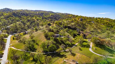 View/Area - 23580 Timberline Way, Tehachapi, CA 93561 photo 3 of 4