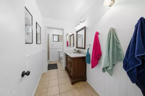 Bath - 23580 Timberline Way, Tehachapi, CA 93561 photo 3 of 5