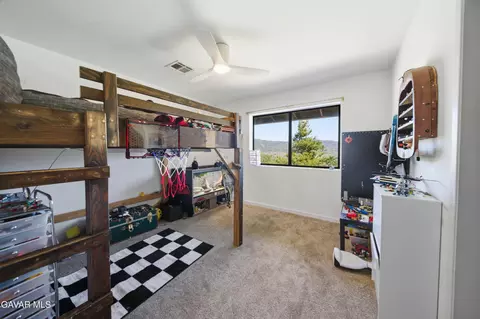 Bedroom - 23580 Timberline Way, Tehachapi, CA 93561 photo 4 of 5