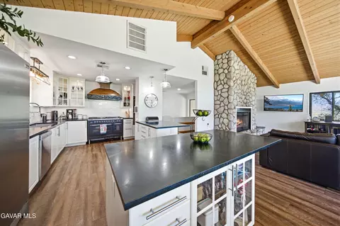 Kitchen - 23580 Timberline Way, Tehachapi, CA 93561 photo 7 of 7