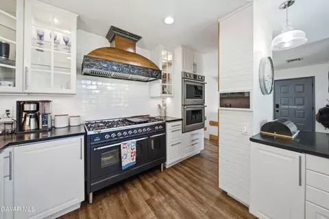 Kitchen - 23580 Timberline Way, Tehachapi, CA 93561 photo 5 of 7