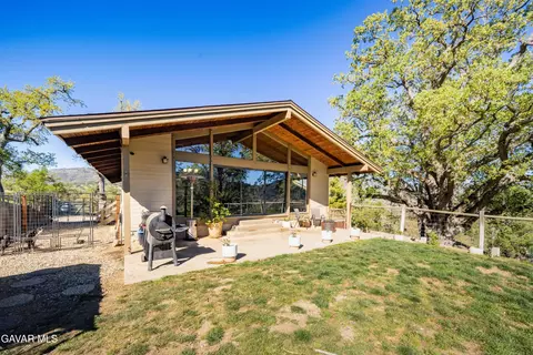Exterior - 23580 Timberline Way, Tehachapi, CA 93561 photo 7 of 8