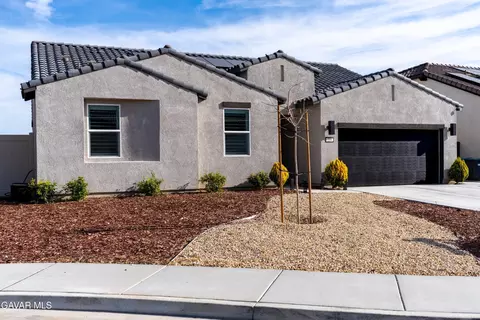 Exterior - 219 Artina Ct, Tehachapi, CA 93561 photo 4 of 7