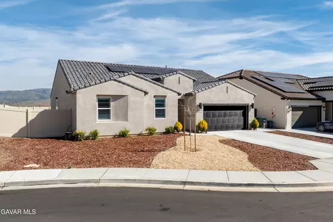 Exterior - 219 Artina Ct, Tehachapi, CA 93561 photo 3 of 7