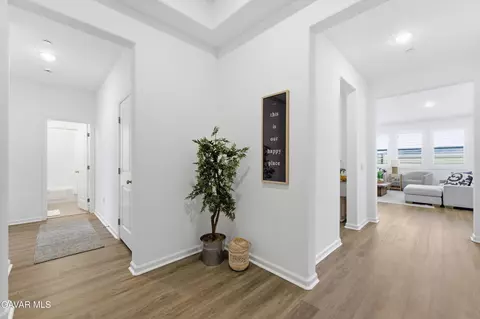 Entry Way - 219 Artina Ct, Tehachapi, CA 93561 photo 1 of 9
