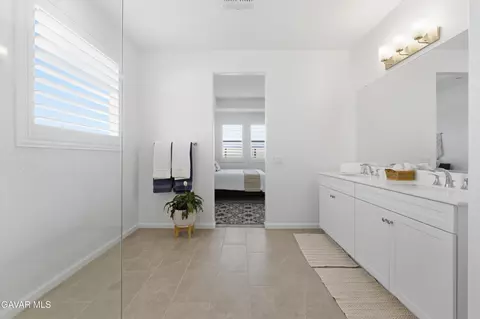 Entry Way - 219 Artina Ct, Tehachapi, CA 93561 photo 8 of 9