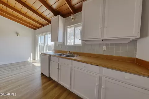 Kitchen - 15972 Rexroth Dr, Mojave, CA 93501 photo 3 of 3