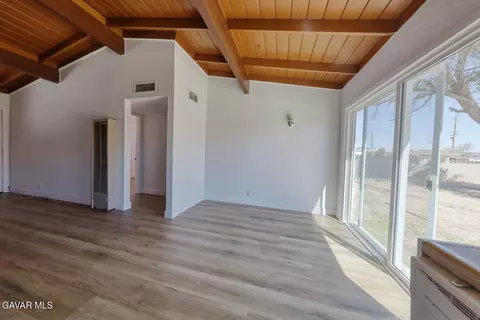 Living - 15972 Rexroth Dr, Mojave, CA 93501 photo 5 of 5