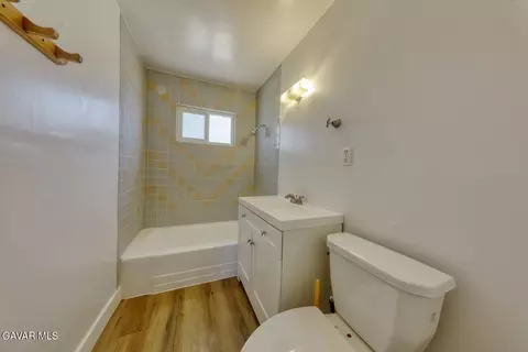 Bath - 15972 Rexroth Dr, Mojave, CA 93501 photo 1 of 2