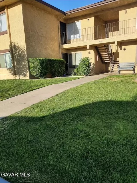 42935 15th St West St W #11, Lancaster, CA 93534