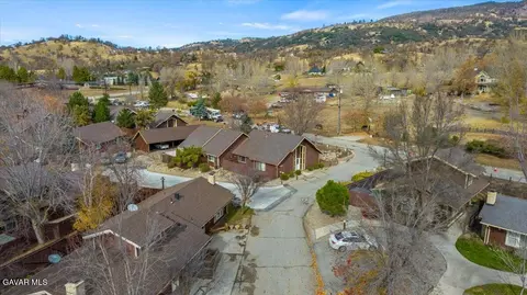 View/Area - 2 Village Ln, Tehachapi, CA 93561 photo 3 of 5
