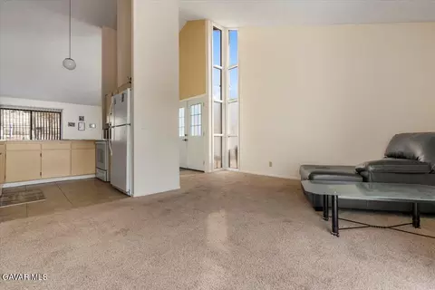 Living - 2 Village Ln, Tehachapi, CA 93561 photo 2 of 4