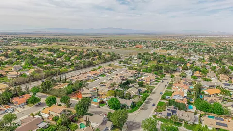 View/Area - 41605 Crispi Ln, Lancaster, CA 93536 photo 13 of 14