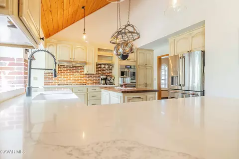 Kitchen - 41605 Crispi Ln, Lancaster, CA 93536 photo 7 of 7