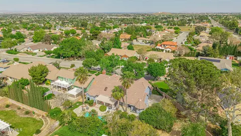 View/Area - 41605 Crispi Ln, Lancaster, CA 93536 photo 3 of 14