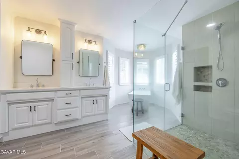 Bath - 41605 Crispi Ln, Lancaster, CA 93536 photo 2 of 4