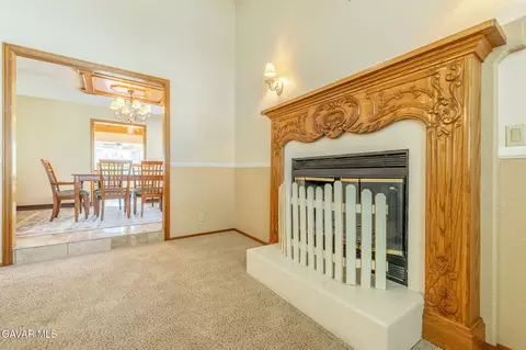 Entry Way - 41605 Crispi Ln, Lancaster, CA 93536 photo 3 of 6