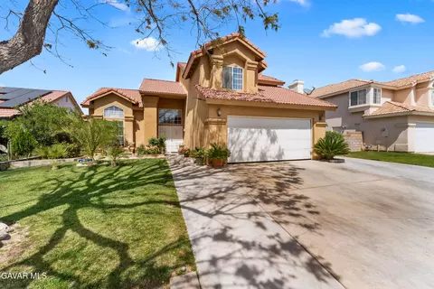 729 Whitlatch Dr, Lancaster, CA 93535 photo 3