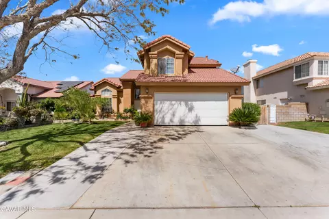 729 Whitlatch Dr, Lancaster, CA 93535