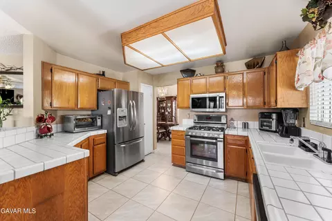 729 Whitlatch Dr, Lancaster, CA 93535 photo 13