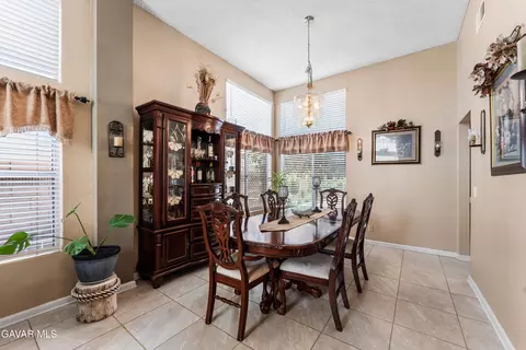 729 Whitlatch Dr, Lancaster, CA 93535 photo 10