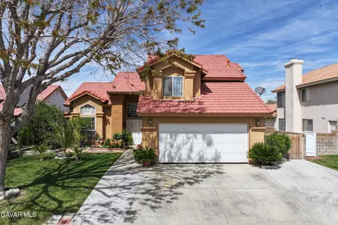 729 Whitlatch Dr, Lancaster, CA 93535 photo 2